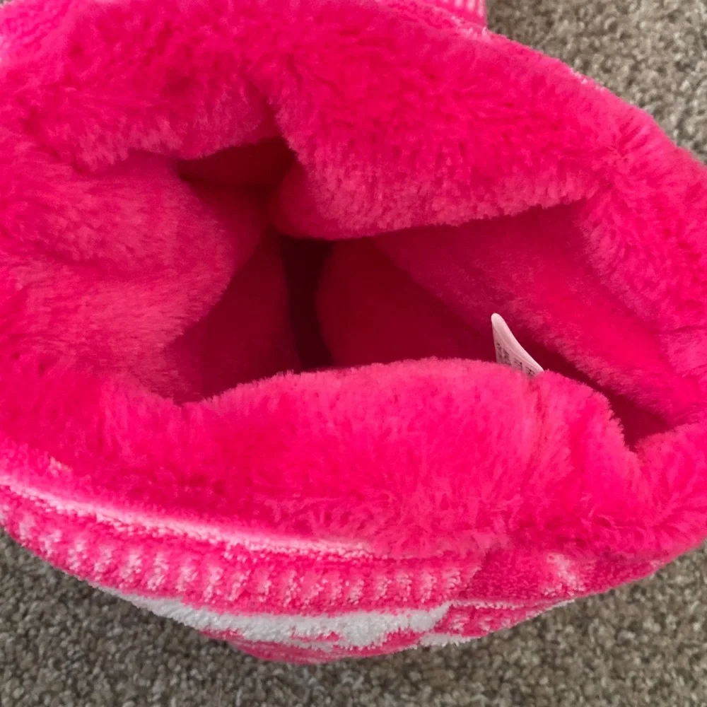 Cozy Pink Patterned Women's Slippers - Picture 5 of 5